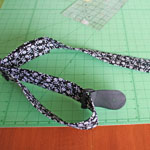 skully guitar strap