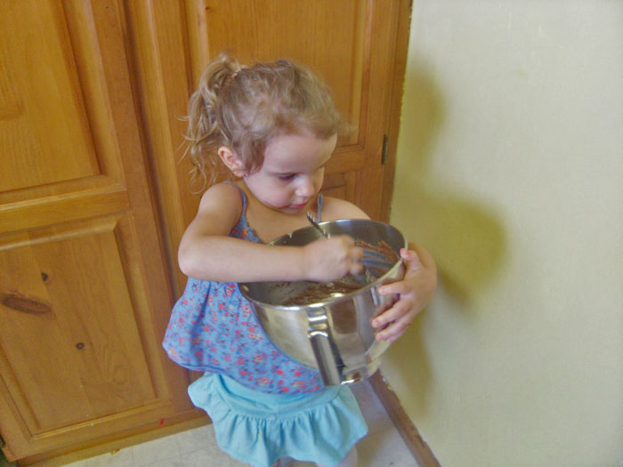 baking with kids chocolate cupcakes