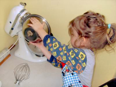 baking with kids holiday spice cookies