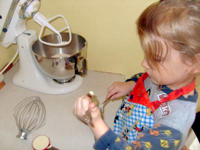 baking with kids holiday spice cookies