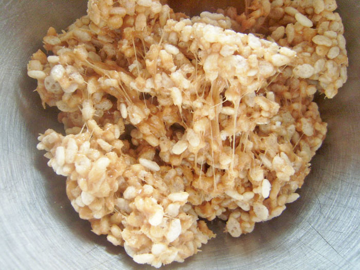 peanut butter rice krispie balls