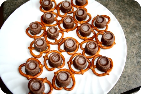 Pretzel Caramel Bites