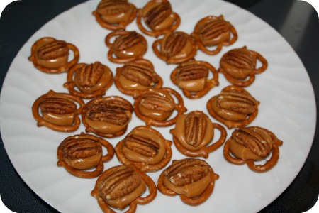 Pretzel Caramel Bites