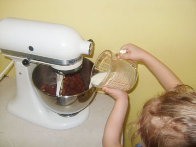 baking with kids chocolate cupcakes