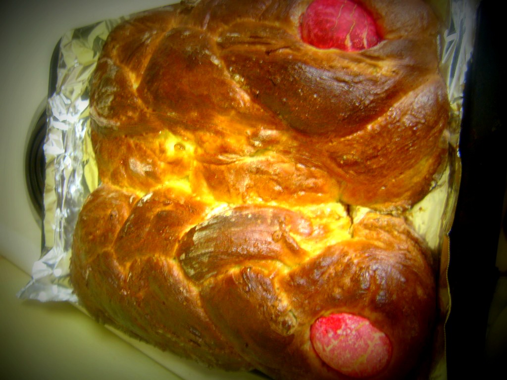 Greek Easter Bread aka Tsoureki 